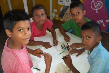 Rescatando la tradición oral y fomentando el hábito lector con los niños y niñas de la comunidad indígena de Wayuú.